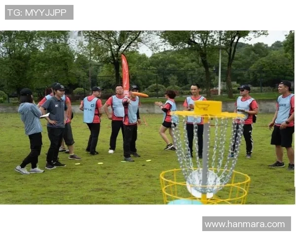 飞盘巨献:深入了解杭州飞盘队的团队协作与默契配合之道 飞盘巨献:深入了解杭州飞盘队的团队协作与默契配合之道